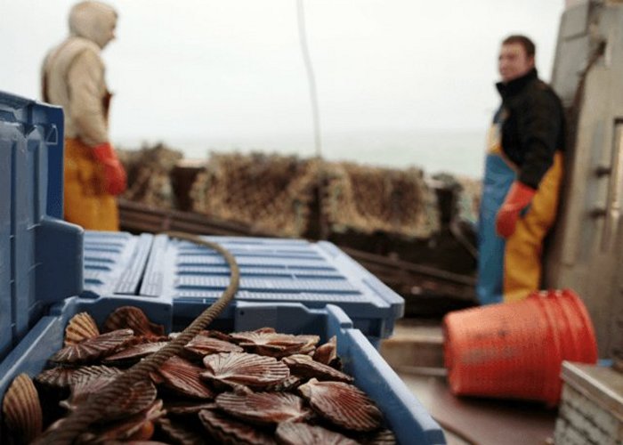 ‘Scallop Wars’: French Boats Attack and Ram British Fishermen